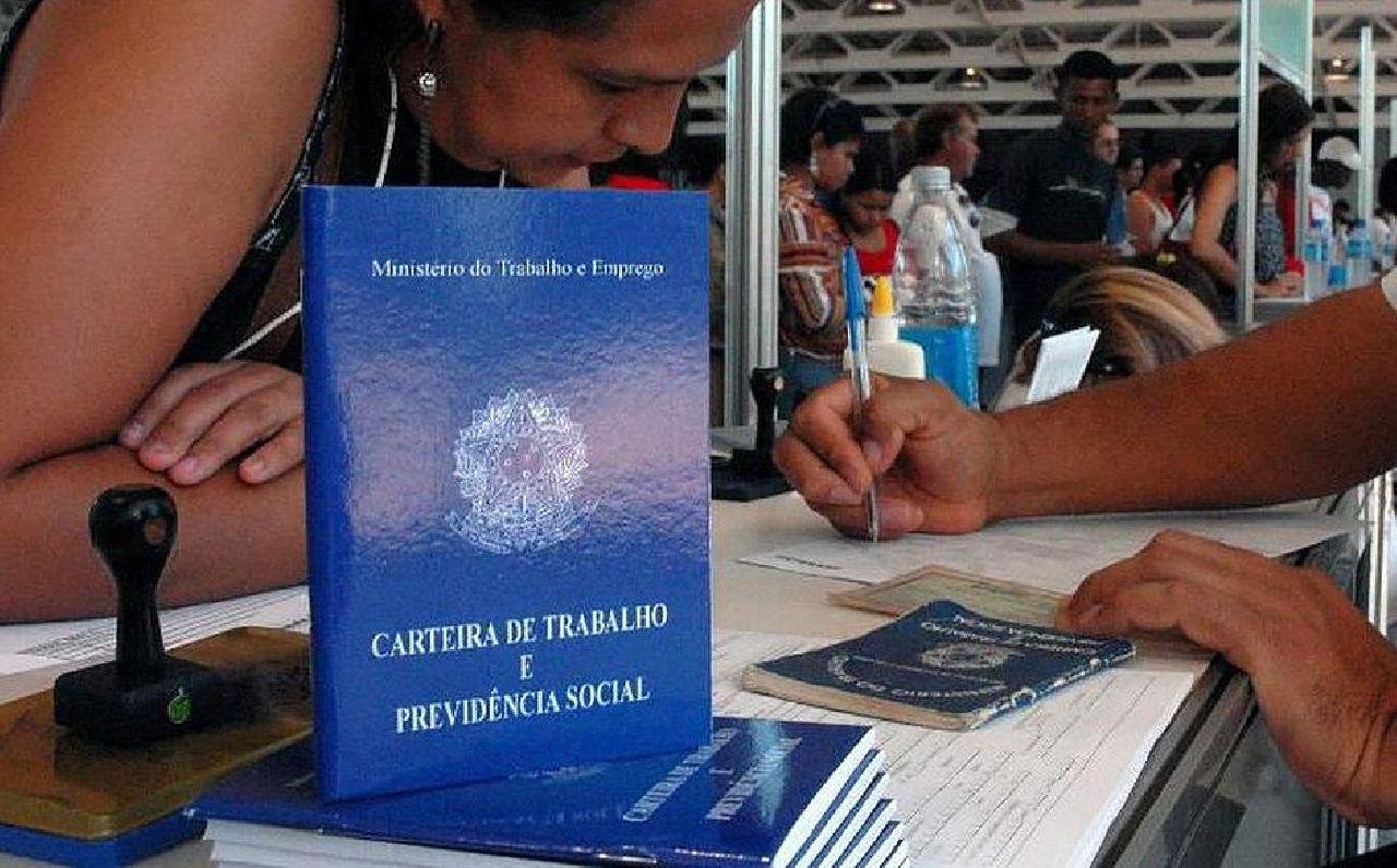 BAHIA GEROU 9.420 EMPREGOS COM CARTEIRA ASSINADA EM AGOSTO BAHIA GEROU 9.420 EMPREGOS COM CARTEIRA ASSINADA EM AGOSTO