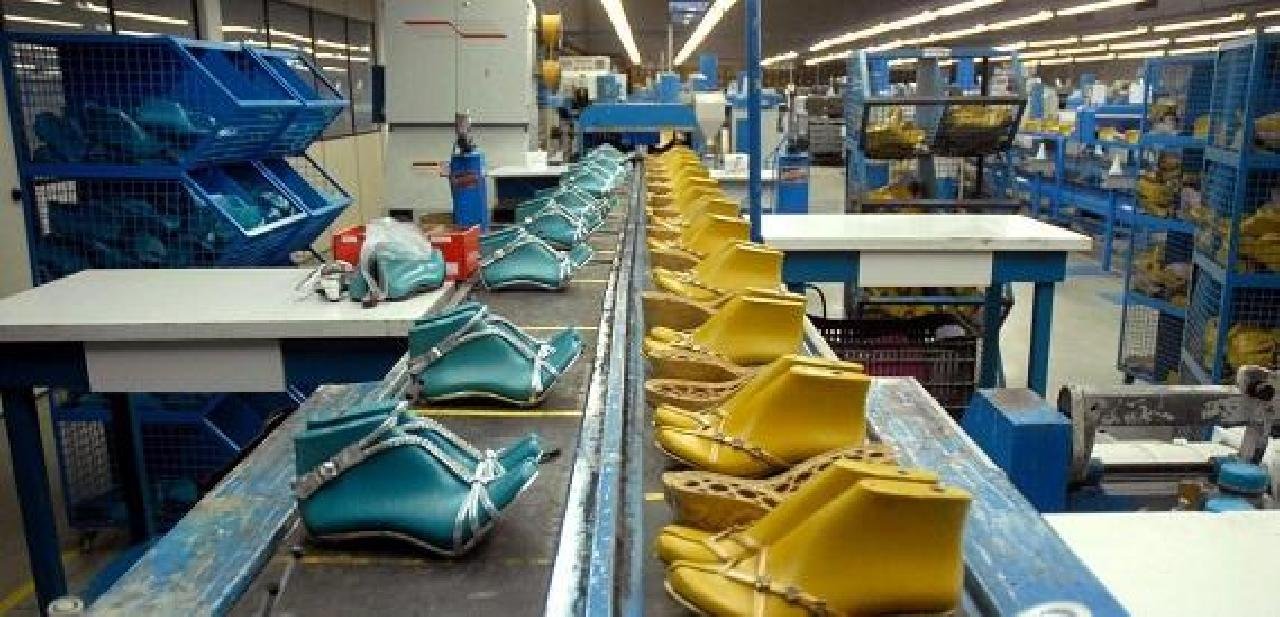 EMPRESA DE CALÇADOS É CONDENADA A PAGAR R$ 35 MIL PARA FUNCIONÁRIA QUE PERDEU DEDO EMPRESA DE CALÇADOS É CONDENADA A PAGAR R$ 35 MIL PARA FUNCIONÁRIA QUE PERDEU DEDO