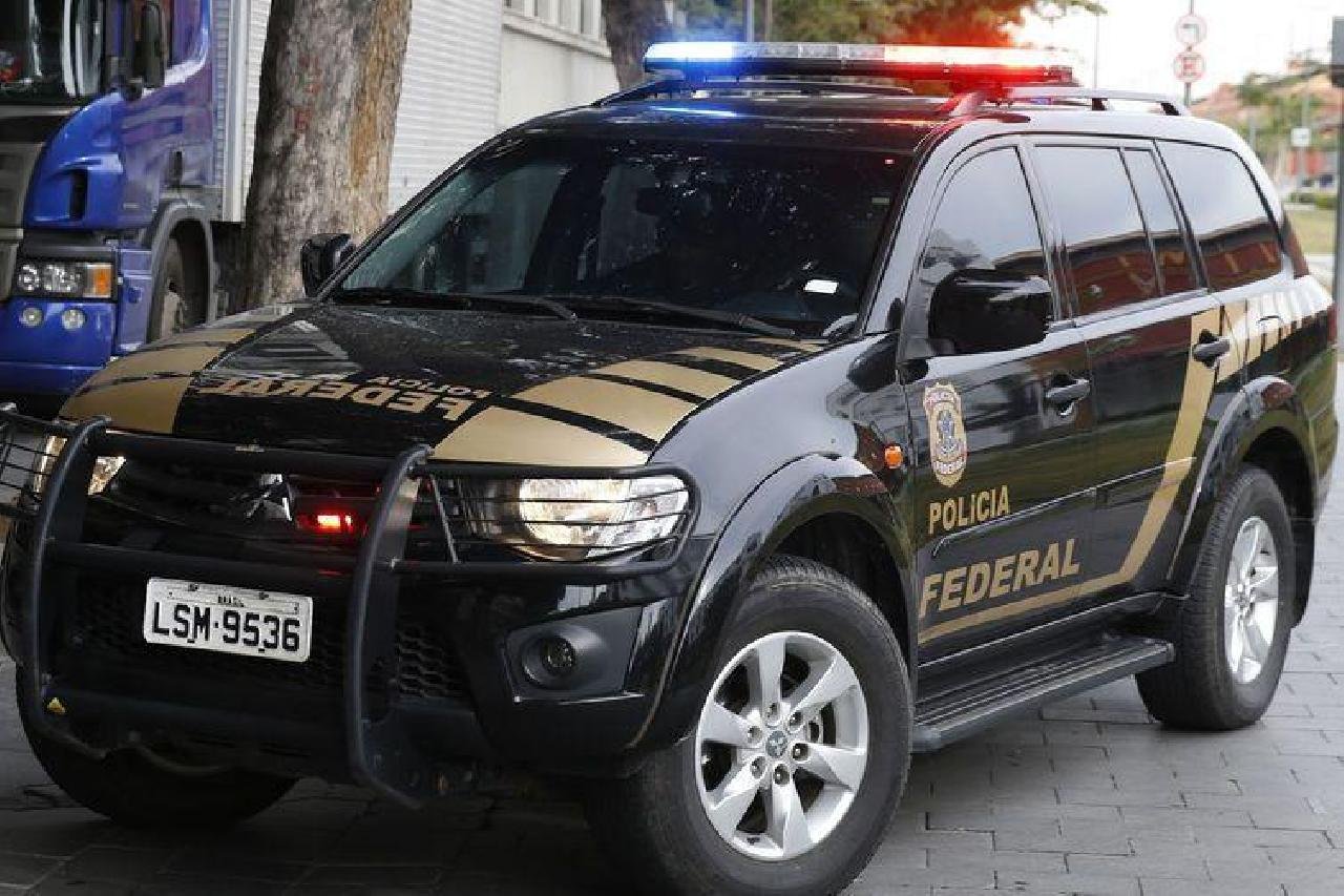 BOLSONARO CONFIRMA CONVOCAÇÃO DE MIL POLICIAIS FEDERAIS BOLSONARO CONFIRMA CONVOCAÇÃO DE MIL POLICIAIS FEDERAIS