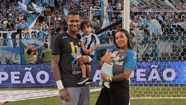 ILHEENSE, GOLEIRO ADRIEL RAMOS É CAMPEÃO GAÚCHO PELO GRÊMIO