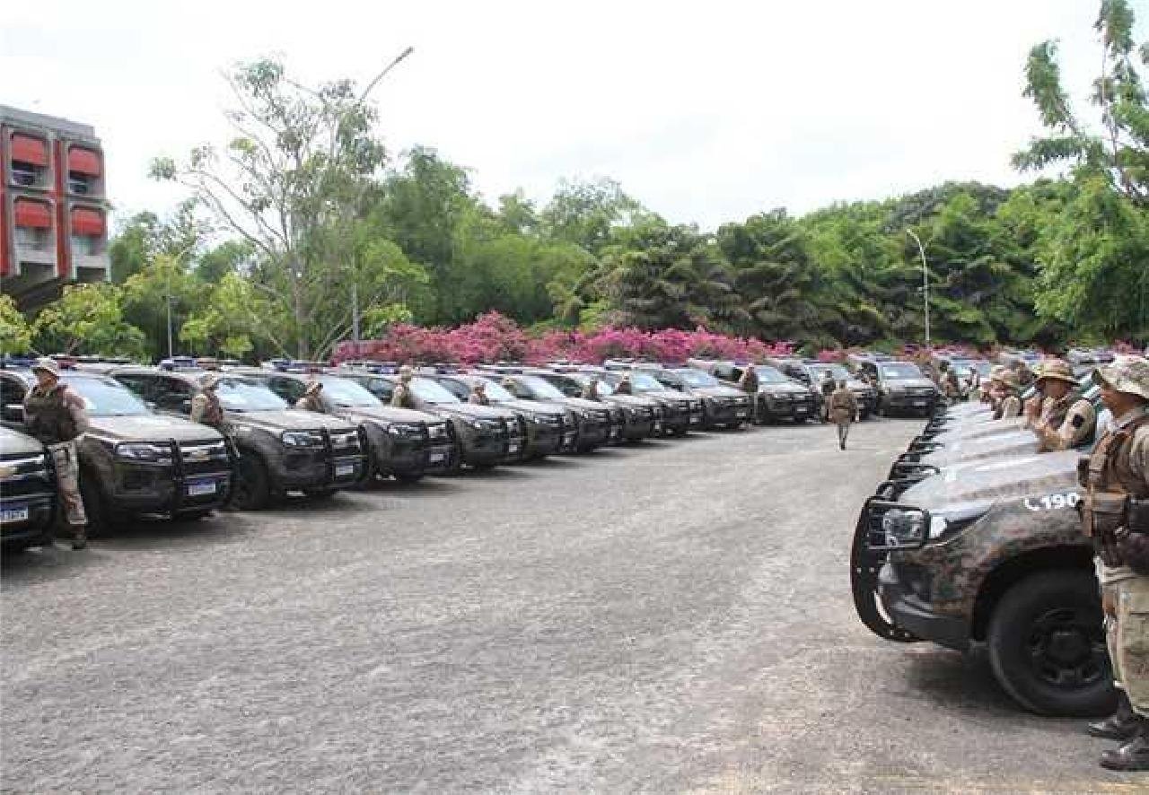 ILHÉUS RECEBE REFORÇO NA SEGURANÇA PÚBLICA COM ENTREGA DE SETE NOVAS VIATURAS PARA A POLICIA MILITAR ILHÉUS RECEBE REFORÇO NA SEGURANÇA PÚBLICA COM ENTREGA DE SETE NOVAS VIATURAS PARA A POLICIA MILITAR