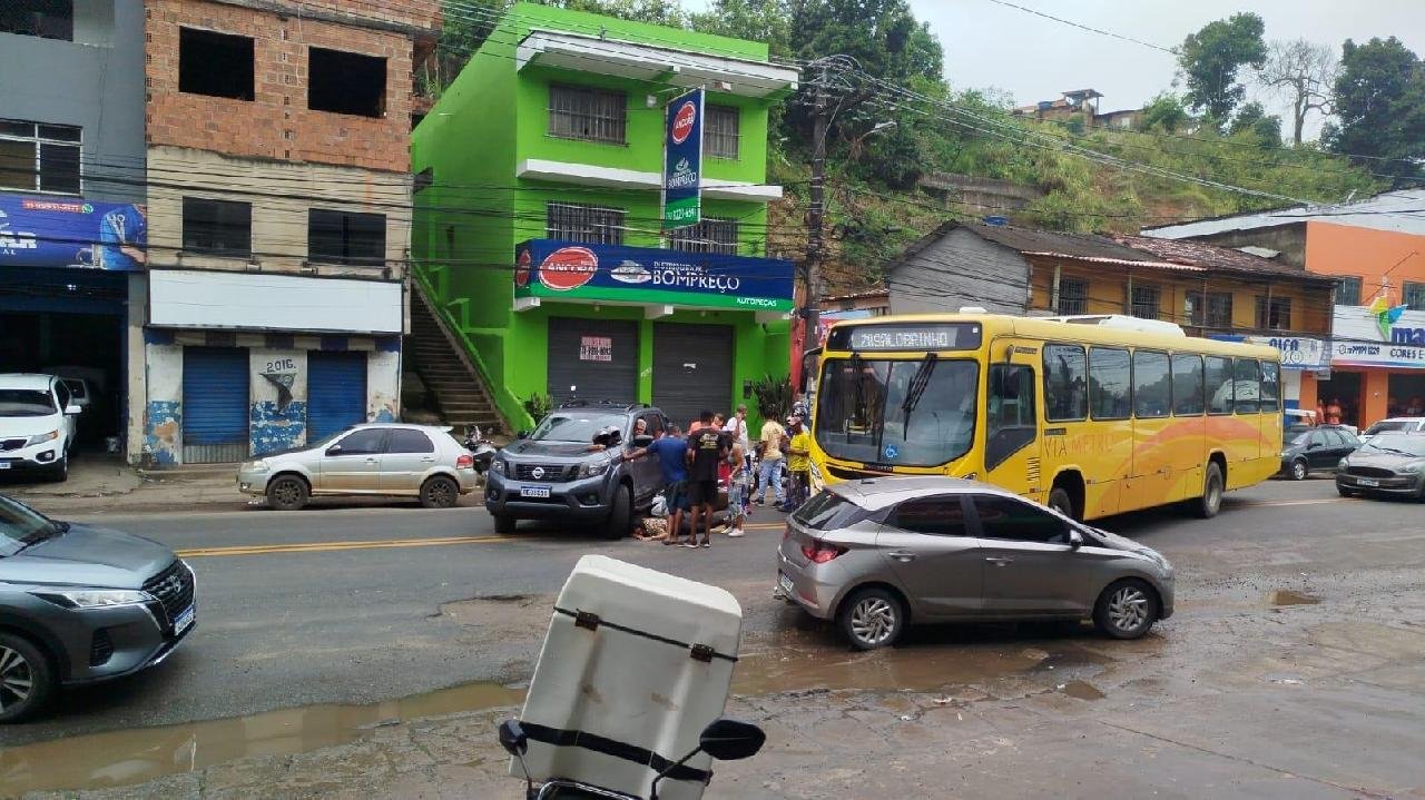 ILHÉUS: ACIDENTE NA AVENIDA ITABUNA DEIXA TRÂNSITO LENTO NA MANHÃ DESTA QUARTA-FEIRA (16) ILHÉUS: ACIDENTE NA AVENIDA ITABUNA DEIXA TRÂNSITO LENTO NA MANHÃ DESTA QUARTA-FEIRA (16)