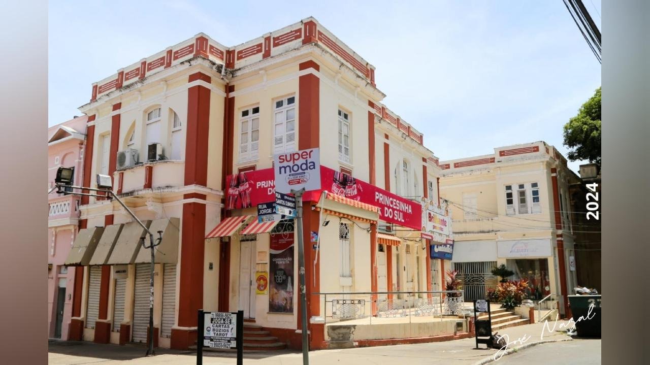HISTÓRIA E TRANSFORMAÇÃO: O PRÉDIO QUE GUARDA MEMÓRIAS NO CENTRO DA CIDADE HISTÓRIA E TRANSFORMAÇÃO: O PRÉDIO QUE GUARDA MEMÓRIAS NO CENTRO DA CIDADE