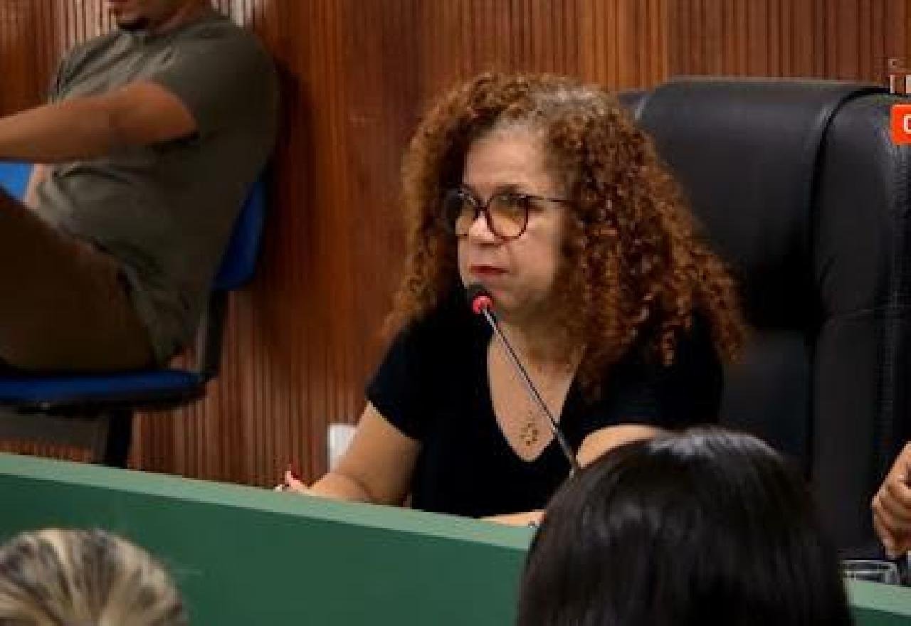 EMENDA DE ENILDA GARANTE CONTINUIDADE DA LUTA POR REAJUSTE NA EDUCAÇÃO EMENDA DE ENILDA GARANTE CONTINUIDADE DA LUTA POR REAJUSTE NA EDUCAÇÃO