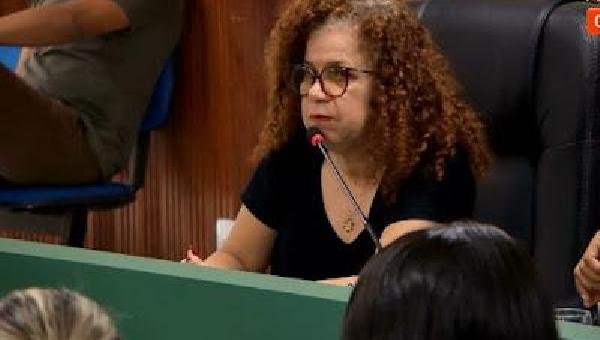 EMENDA DE ENILDA GARANTE CONTINUIDADE DA LUTA POR REAJUSTE NA EDUCAÇÃO