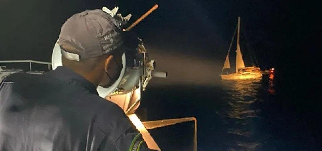 VELEIRO ALEMÃO É APREENDIDO NA COSTA DA BAHIA COM DUAS TONELADAS DE DROGAS VELEIRO ALEMÃO É APREENDIDO NA COSTA DA BAHIA COM DUAS TONELADAS DE DROGAS