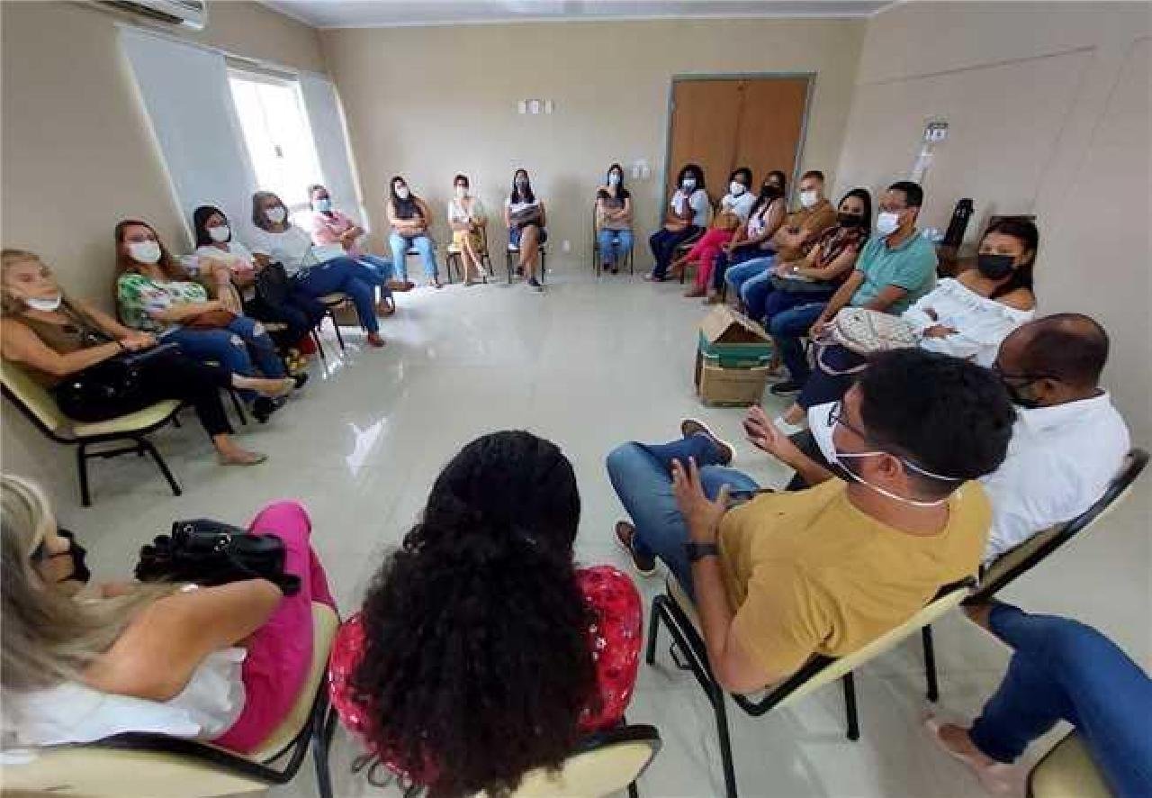 ACOMPANHAMENTO PSICOLÓGICO É OFERECIDO PARA FAMÍLIAS AFETADAS PELAS CHUVAS EM ILHÉUS ACOMPANHAMENTO PSICOLÓGICO É OFERECIDO PARA FAMÍLIAS AFETADAS PELAS CHUVAS EM ILHÉUS