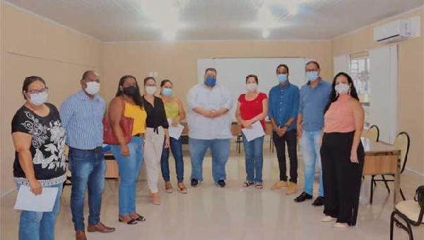 ILHÉUS : COMERCIANTES DA CENTRAL DE ABASTECIMENTO RECEBEM TERMO DE PERMISSÃO DE USO