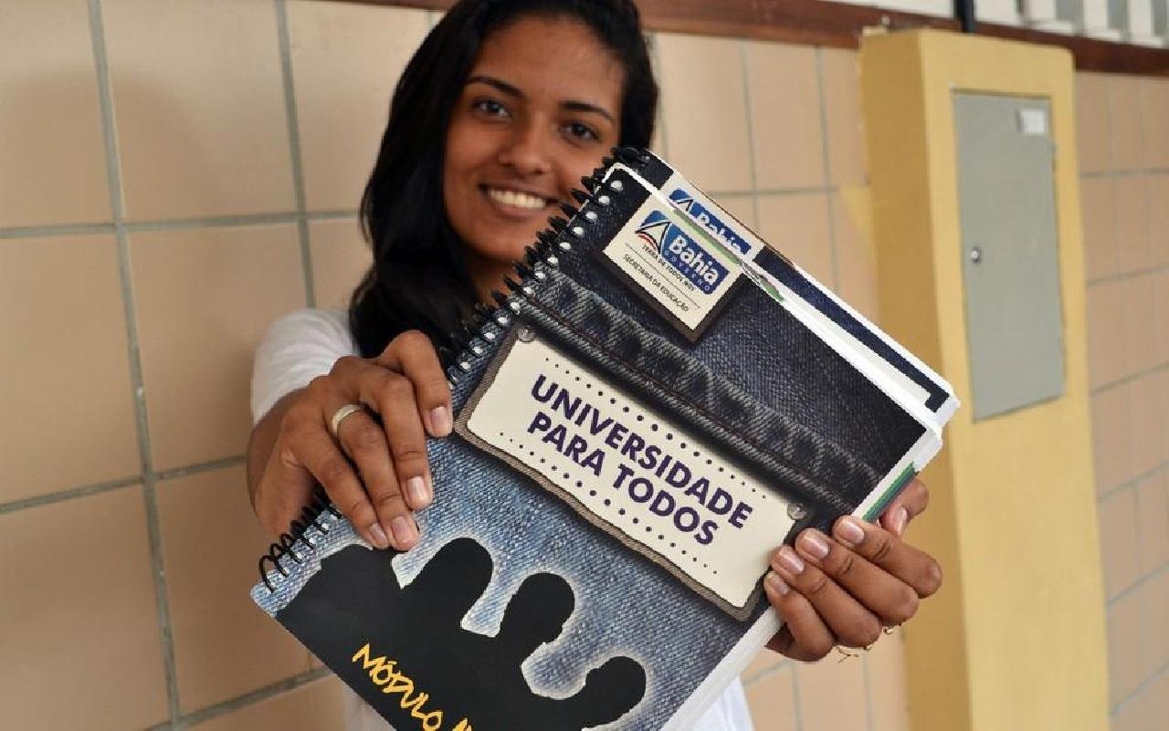 ABERTO EDITAL PARA MAIS DE 11 MIL VAGAS DO PRÉ-VESTIBULAR UNIVERSIDADE PARA TODOS ABERTO EDITAL PARA MAIS DE 11 MIL VAGAS DO PRÉ-VESTIBULAR UNIVERSIDADE PARA TODOS