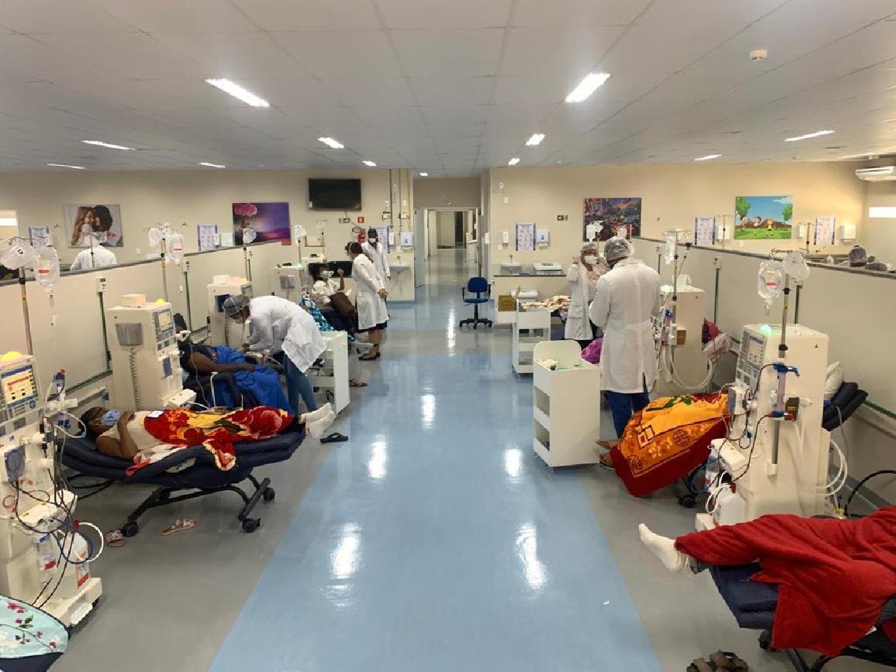 UNIDADE DE HEMODIÁLISE CRUZ DAS ALMAS RECEBE 25 PACIENTES EM PRIMEIRO DIA DE FUNCIONAMENTO E TEM 100% DE APROVAÇÃO UNIDADE DE HEMODIÁLISE CRUZ DAS ALMAS RECEBE 25 PACIENTES EM PRIMEIRO DIA DE FUNCIONAMENTO E TEM 100% DE APROVAÇÃO