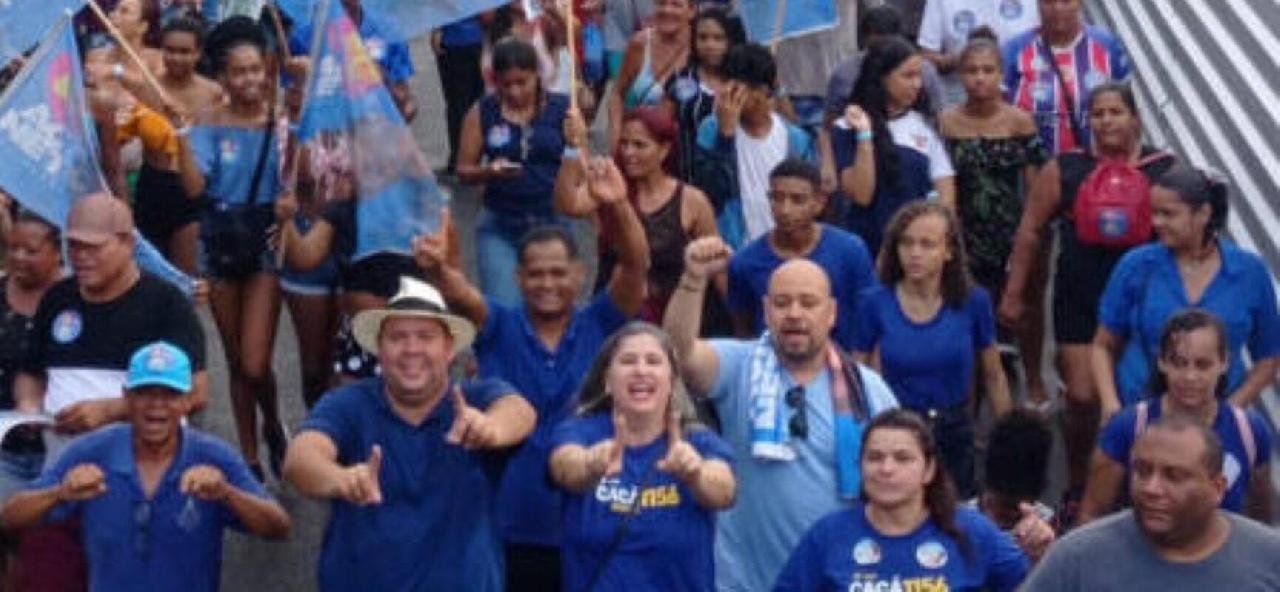 DEBAIXO DE CHUVA, CACÁ COLCHÕES REALIZA CAMINHADA NOS BAIRROS DO MALHADO E BARRA EM ILHÉUS DEBAIXO DE CHUVA, CACÁ COLCHÕES REALIZA CAMINHADA NOS BAIRROS DO MALHADO E BARRA EM ILHÉUS