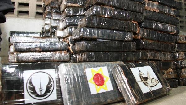 PM E PF FAZEM MAIOR APREENSÃO DE COCAÍNA DA BAHIA