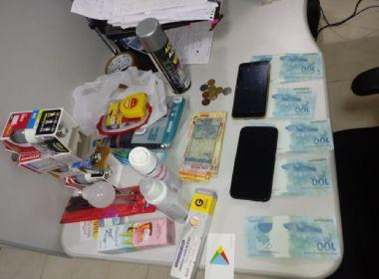 PRESA DUPLA QUE APLICAVA GOLPE COM DINHEIRO FALSO EM VITÓRIA DA CONQUISTA PRESA DUPLA QUE APLICAVA GOLPE COM DINHEIRO FALSO EM VITÓRIA DA CONQUISTA