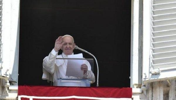 MISSAS DO PAPA FRANCISCO SERÃO FEITAS VIA TRANSMISSÃO NA INTERNET ATÉ O DIA 15 DE MARÇO