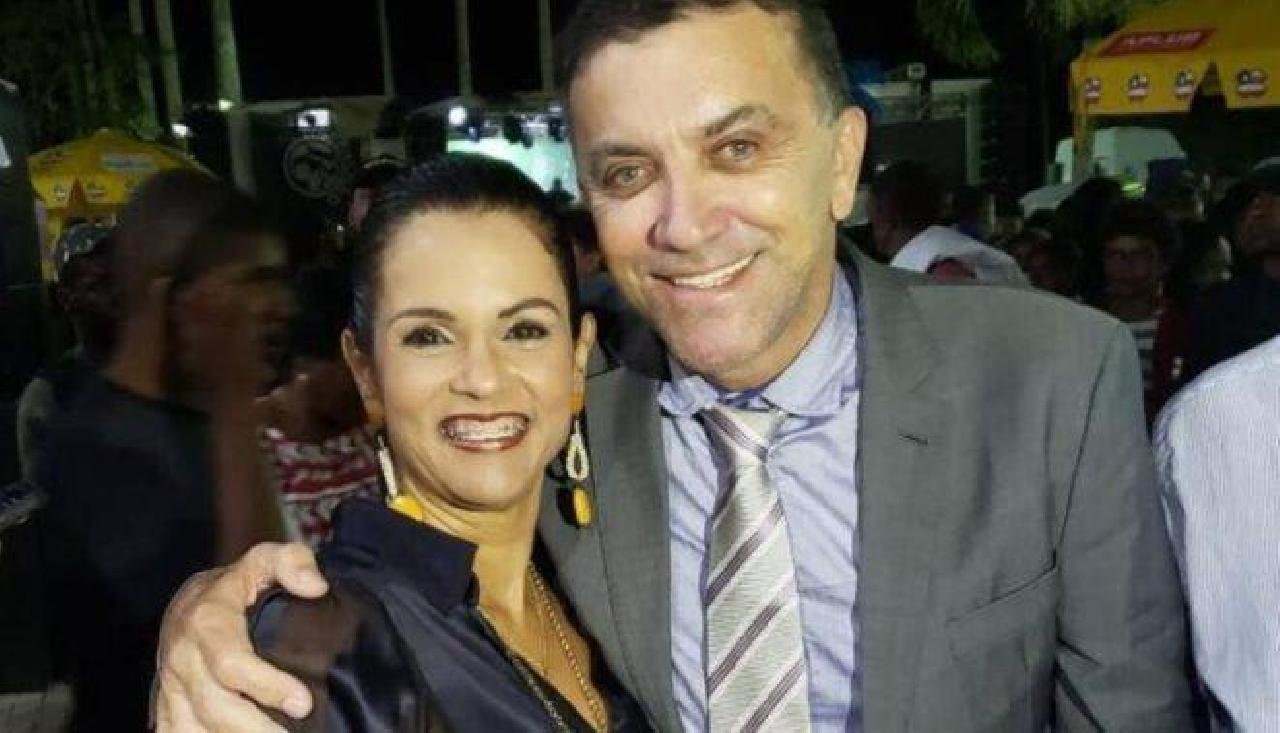 PREFEITO DE CONCEIÇÃO DA FEIRA E ESPOSA SÃO ENCONTRADOS MORTOS EM CONDOMÍNIO DE LUXO PREFEITO DE CONCEIÇÃO DA FEIRA E ESPOSA SÃO ENCONTRADOS MORTOS EM CONDOMÍNIO DE LUXO