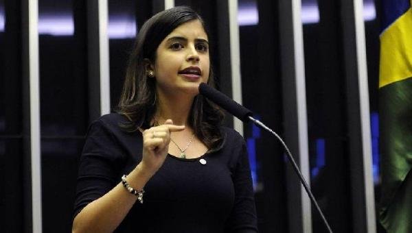 TABATA E OUTROS 4 PARLAMENTARES PROTOCOLAM PEDIDO DE IMPEACHMENT DE WEINTRAUB NO STF