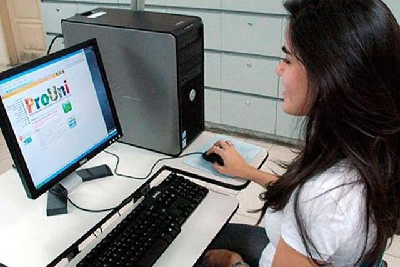 PROUNI ABRE INSCRIÇÕES PARA BOLSAS REMANESCENTES PROUNI ABRE INSCRIÇÕES PARA BOLSAS REMANESCENTES