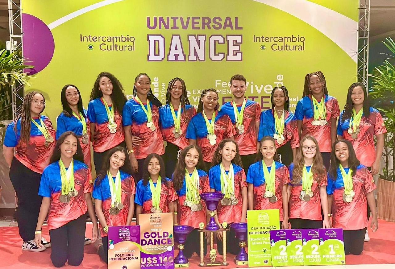 ESCOLA DE DANÇA DE ILHÉUS É DESTAQUE EM FLORIANÓPOLIS E GARANTE VAGA PARA TORNEIOS INTERNACIONAIS ESCOLA DE DANÇA DE ILHÉUS É DESTAQUE EM FLORIANÓPOLIS E GARANTE VAGA PARA TORNEIOS INTERNACIONAIS