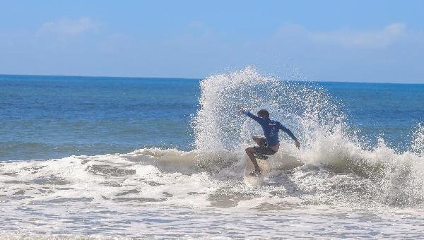 CIRCUITO SUL BAIANO DE SURF 2025 AGITA A PRAIA DO NORTE EM ILHÉUS