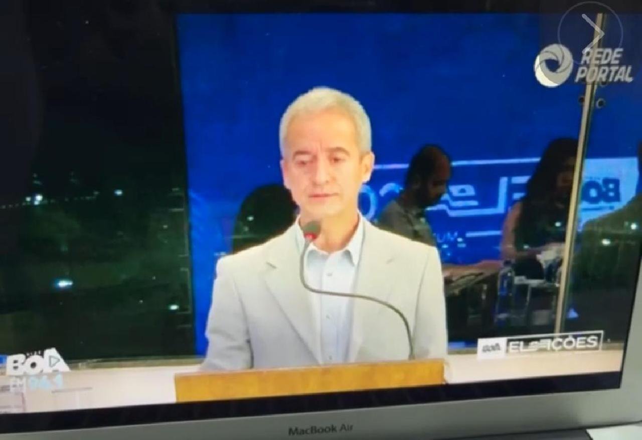 CORONEL RESENDE (PL) INTERROMPE DEBATE EM ILHÉUS APÓS MAL-ESTAR CORONEL RESENDE (PL) INTERROMPE DEBATE EM ILHÉUS APÓS MAL-ESTAR