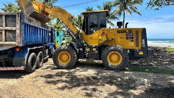 MUNICÍPIO INTENSIFICA AÇÕES E GARANTE LIMPEZA NA ORLA DE ILHÉUS