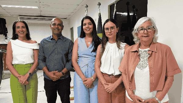CÂMARA DE ILHÉUS DÁ POSSE À SEGUNDA TURMA DE APROVADOS NO CONCURSO