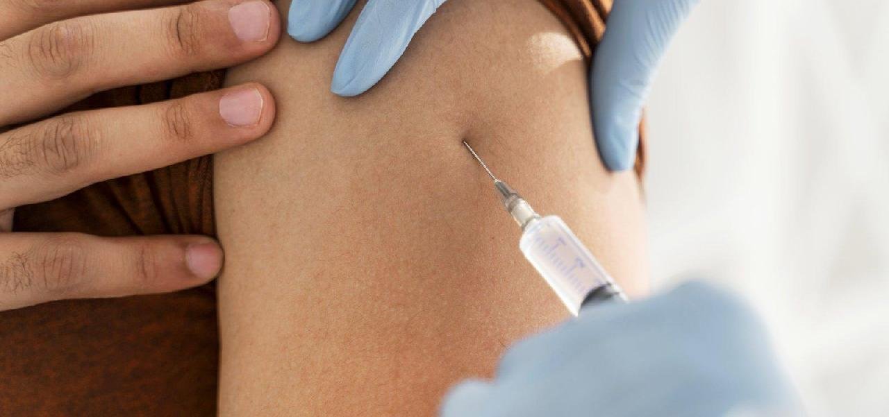 BRASIL JÁ VACINOU 5,61 MILHÕES DE PESSOAS, DIZ CONSÓRCIO DE IMPRENSA BRASIL JÁ VACINOU 5,61 MILHÕES DE PESSOAS, DIZ CONSÓRCIO DE IMPRENSA