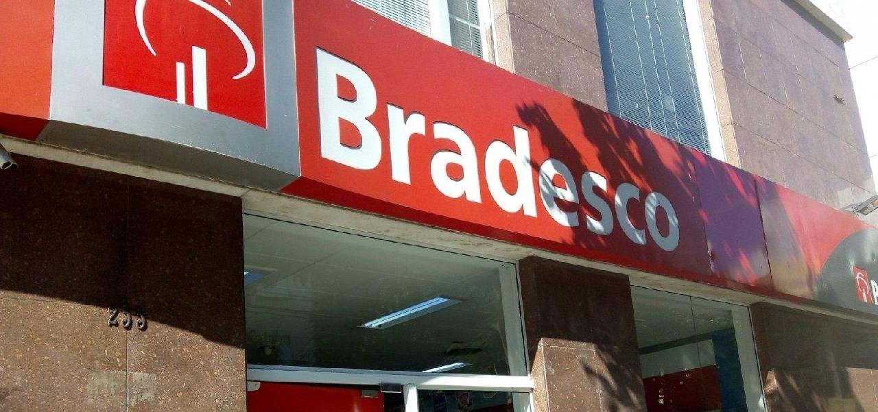 MESMO COM LUCRO, BRADESCO DEMITE MAIS DE 200 FUNCIONÁRIOS BAIANOS DURANTE PANDEMIA DA COVID-19