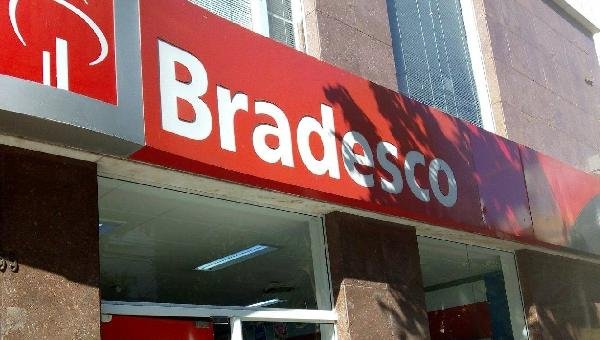 MESMO COM LUCRO, BRADESCO DEMITE MAIS DE 200 FUNCIONÁRIOS BAIANOS DURANTE PANDEMIA DA COVID-19