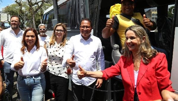 PREFEITURA DE ITABUNA RECEBE DA SESAB VEÍCULO PARA O TFD E EQUIPAMENTOS PARA REFORÇAR A SAÚDE LOCAL 