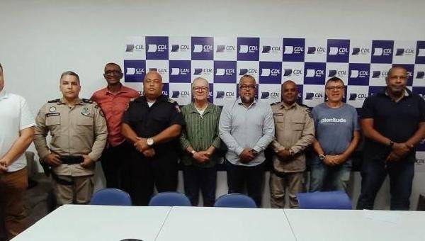 REUNIÃO NA CDL DE ILHÉUS DISCUTE SEGURANÇA NO COMÉRCIO PARA O FIM DE ANO