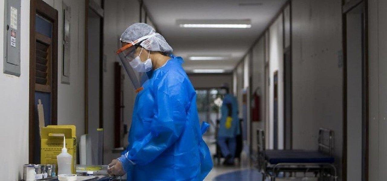 EM UM MÊS, MÉDIA MÓVEL DE MORTES POR COVID 19 CAI PELA METADE NA BAHIA  EM UM MÊS, MÉDIA MÓVEL DE MORTES POR COVID 19 CAI PELA METADE NA BAHIA