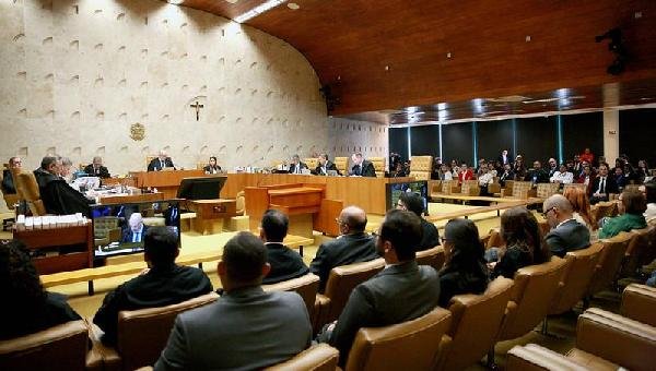 STF DECIDE QUE PROFESSORES TEMPORÁRIOS TÊM DIREITO AO PISO SALARIAL DO MAGISTRADO