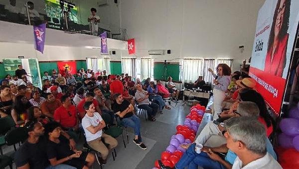 PLENÁRIA DO MANDATO DE ENILDA MENDONÇA REÚNE LIDERANÇAS POLÍTICAS E COMUNIDADE EM ILHÉUS 