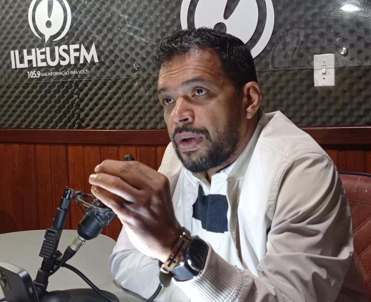 “MARÃO QUER SER A ESTRELA POLÍTICA DE ILHÉUS”, AFIRMA JERBINHO “MARÃO QUER SER A ESTRELA POLÍTICA DE ILHÉUS”, AFIRMA JERBINHO