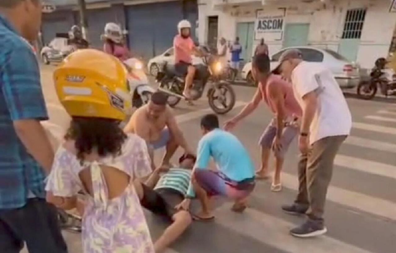 ACIDENTE ENTRE CICLISTA E MOTOCICLISTA GERA CONGESTIONAMENTO NA AVENIDA ITABUNA, EM ILHÉUS ACIDENTE ENTRE CICLISTA E MOTOCICLISTA GERA CONGESTIONAMENTO NA AVENIDA ITABUNA, EM ILHÉUS