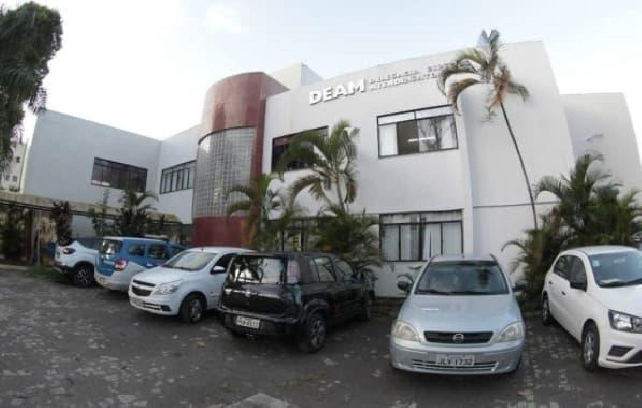 DEAMS NA BAHIA NÃO ATENDEM 24H; ESTÁ “EM FASE DE IMPLANTAÇÃO”. DEAMS NA BAHIA NÃO ATENDEM 24H; ESTÁ “EM FASE DE IMPLANTAÇÃO”.