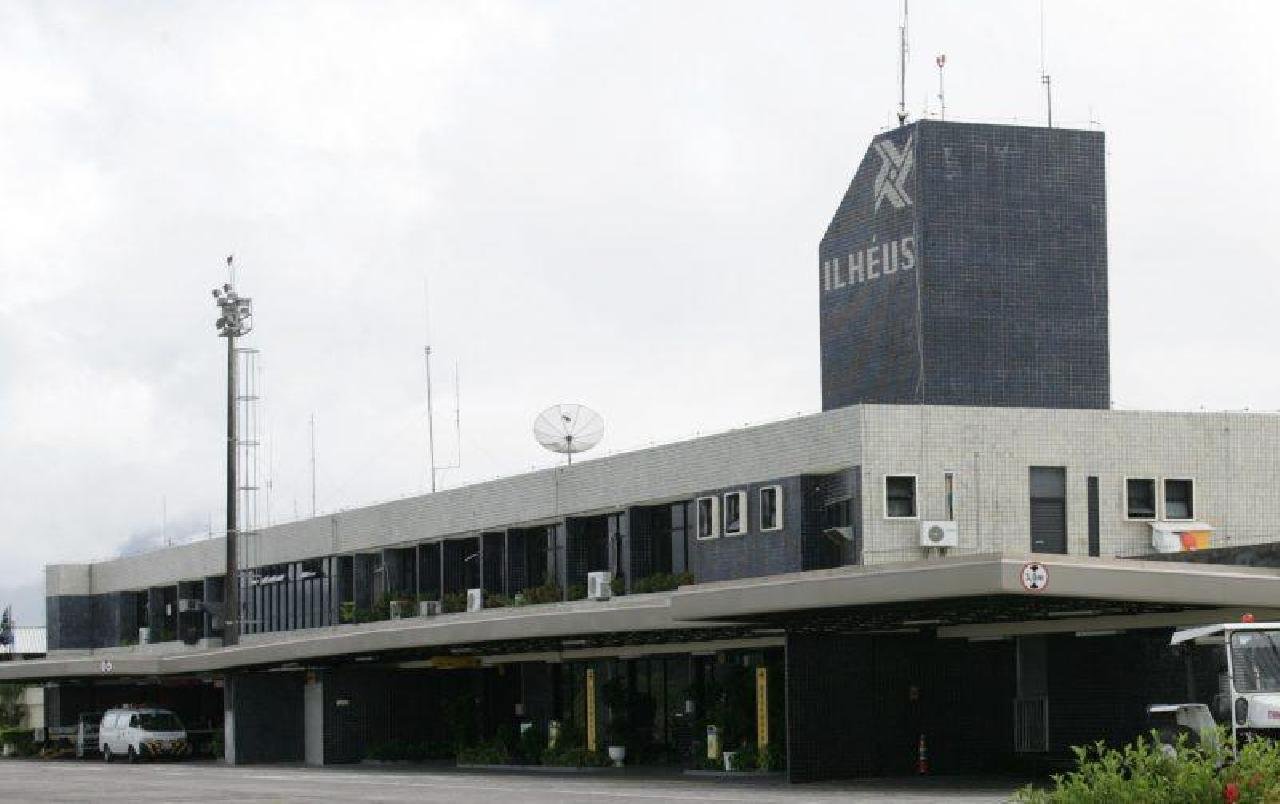 DENÚNCIA! PESSOAS ESTÃO ABORDANDO PASSAGEIROS NO AEROPORTO DE ILHÉUS E SE PASSANDO POR MOTORISTAS POR APP DENÚNCIA! PESSOAS ESTÃO ABORDANDO PASSAGEIROS NO AEROPORTO DE ILHÉUS E SE PASSANDO POR MOTORISTAS POR APP