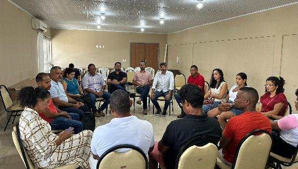 PREFEITURA DE ILHÉUS SE REÚNE COM COMUNIDADE APÓS ACIDENTE COM ESTUDANTES NO NOVO ILHÉUS