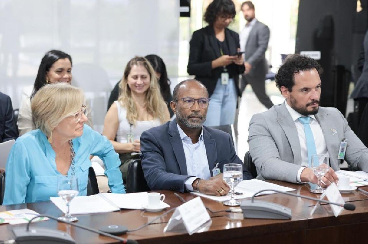 BEBETO GALVÃO PARTICIPA DE REUNIÃO DO CONSELHÃO COM DIRETORES DO BANCO MUNDIAL EM BRASÍLIA BEBETO GALVÃO PARTICIPA DE REUNIÃO DO CONSELHÃO COM DIRETORES DO BANCO MUNDIAL EM BRASÍLIA