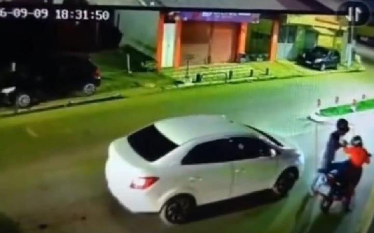 MULHER TEM MOTO ROUBADA EM SEMÁFORO NA AVENIDA PRINCESA ISABEL, EM ILHÉUS
