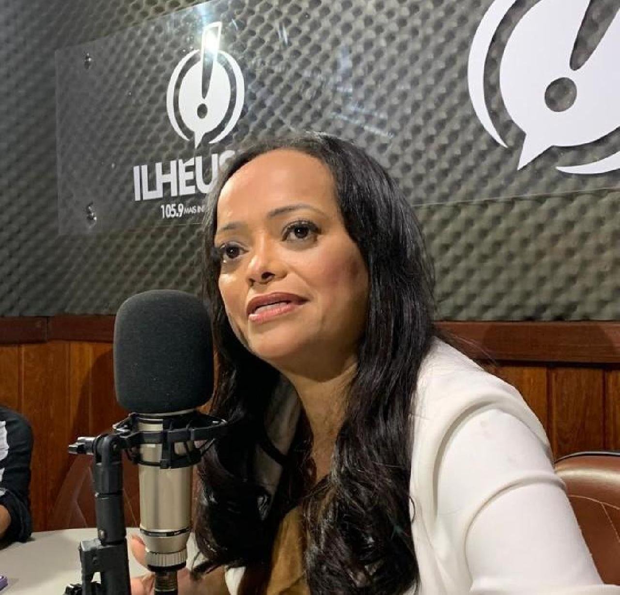 “NOSSOS JOVENS ESTÃO NATURALIZANDO A VIOLÊNCIA”, ALERTA VICE-PREFEITA WANESSA GEDEON AO DEFENDER PLANTÃO 24H DA DELEGACIA DA MULHER EM ILHÉUS