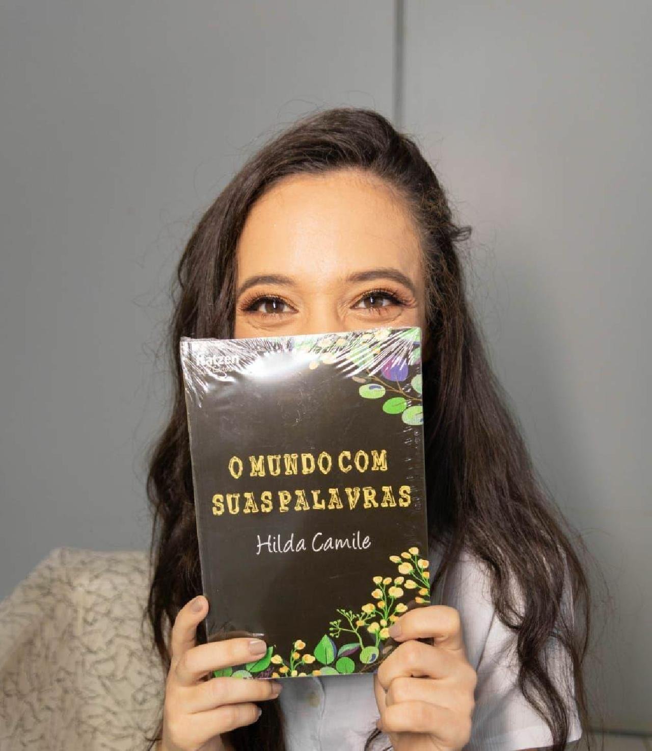 PRIMEIRA PSICÓLOGA SURDA ORALIZADA DA BAHIA LANÇA LIVRO NESTE DOMINGO NA ACADÊMIA DE LETRAS DE ILHÉUS PRIMEIRA PSICÓLOGA SURDA ORALIZADA DA BAHIA LANÇA LIVRO NESTE DOMINGO NA ACADÊMIA DE LETRAS DE ILHÉUS