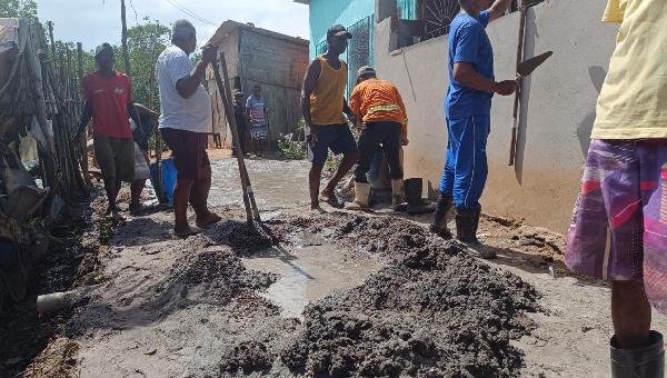 MAIS DE 150 RUAS FORAM PAVIMENTADAS ATRAVÉS DE PROGRAMA COMUNITÁRIO EM ILHÉUS