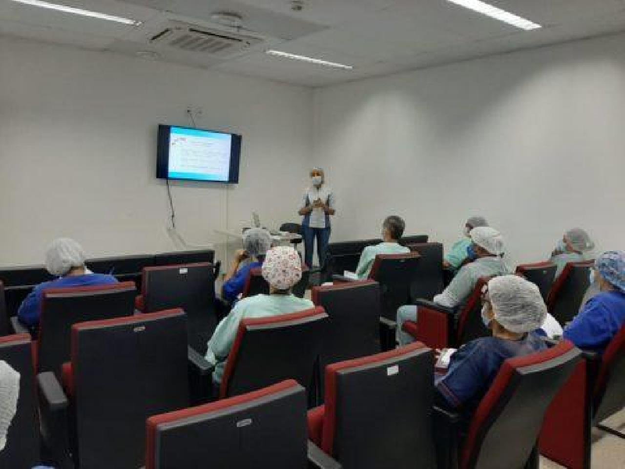 NÚCLEO DO HOSPITAL REGIONAL COSTA DO CACAU SISTEMATIZA TREINAMENTOS PARA MELHORAR ASSISTÊNCIA E BUSCAR A ACREDITAÇÃO HOSPITALAR