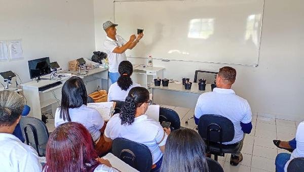 COMBATE AO AEDES AEGYPTI É AMPLIADO EM ILHÉUS COM INSTALAÇÃO DE OVITRAMPAS