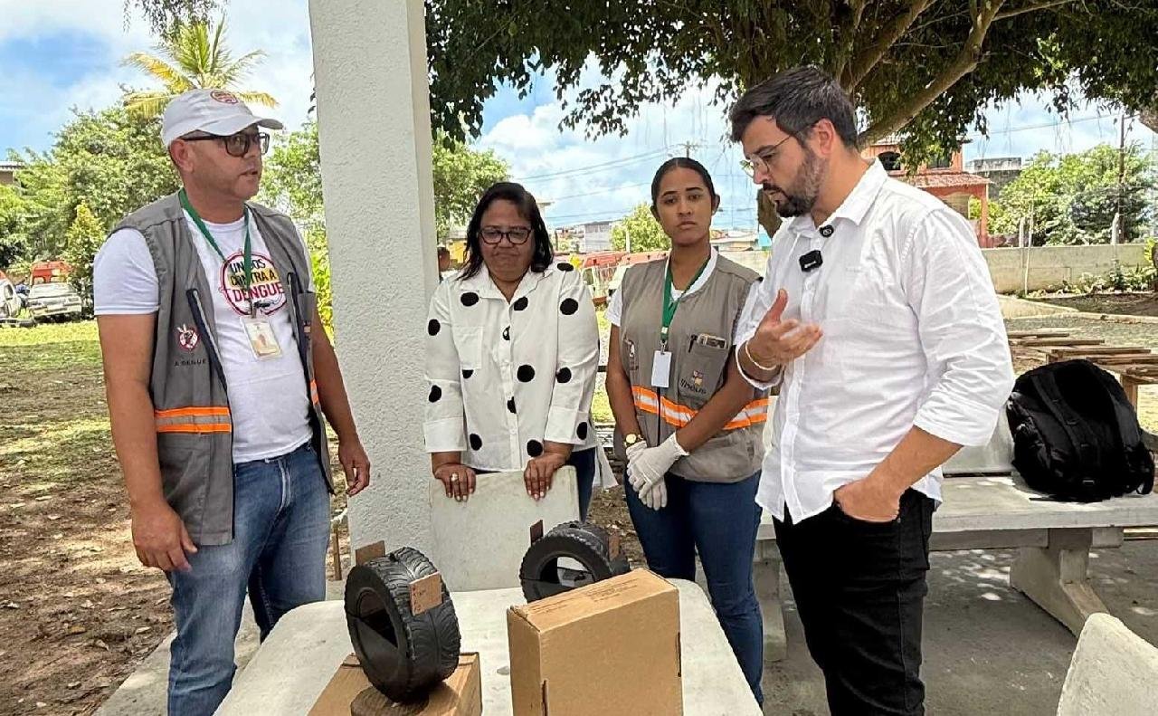 ARMADILHAS E PULVERIZAÇÃO QUINZENAL SÃO INSTALADAS EM ILHÉUS PARA REFORÇAR O COMBATE À DENGUE ARMADILHAS E PULVERIZAÇÃO QUINZENAL SÃO INSTALADAS EM ILHÉUS PARA REFORÇAR O COMBATE À DENGUE