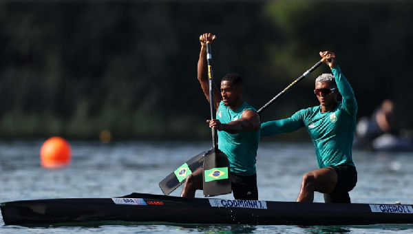 ISAQUIAS QUEIROZ E JACKY GODMANN FICAM SEM MEDALHA NA FINAL DA C2 500M EM PARIS 2024