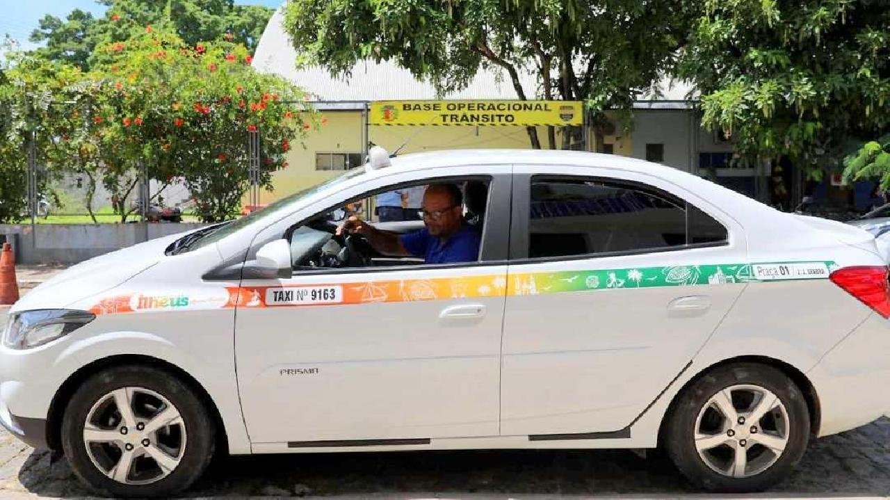 SINDTÁXI E SUTRAM OFERECEM CURSO DE DIREÇÃO DEFENSIVA PARA TAXISTAS EM ILHÉUS SINDTÁXI E SUTRAM OFERECEM CURSO DE DIREÇÃO DEFENSIVA PARA TAXISTAS EM ILHÉUS