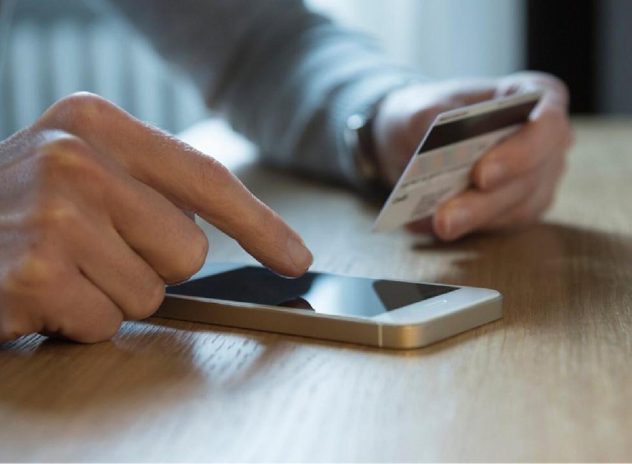 GOLPE DO SPOOFING: CRIMINOSOS FALSIFICAM NÚMEROS DE TELEFONE PARA ROUBAR DADOS E DINHEIRO